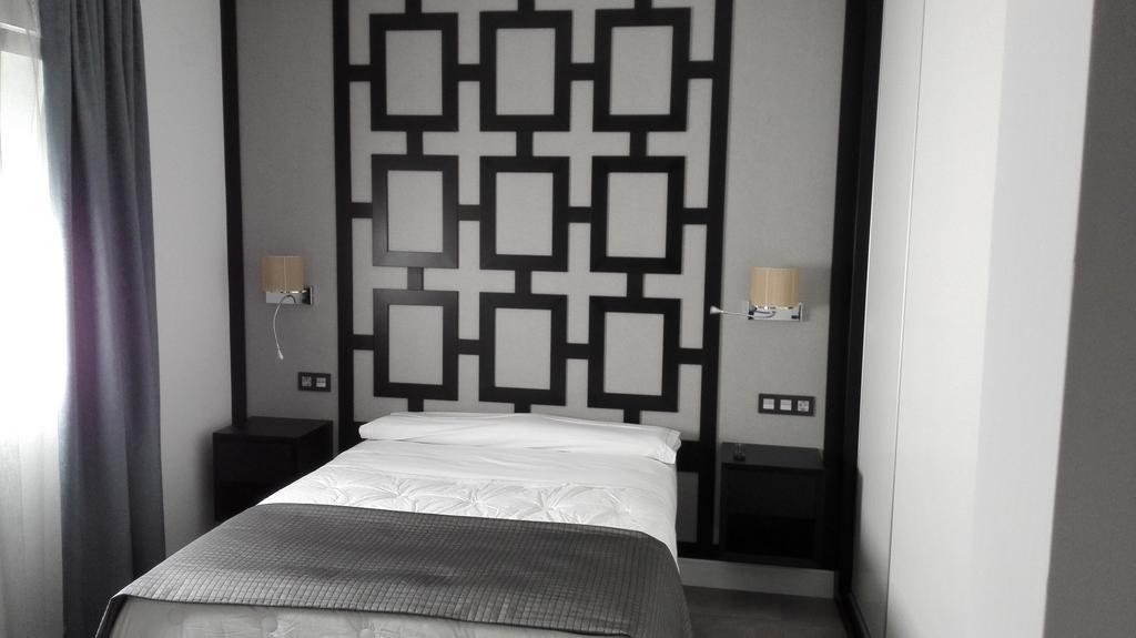 Apartamentos Las Palmeras Palma del Río Oda fotoğraf